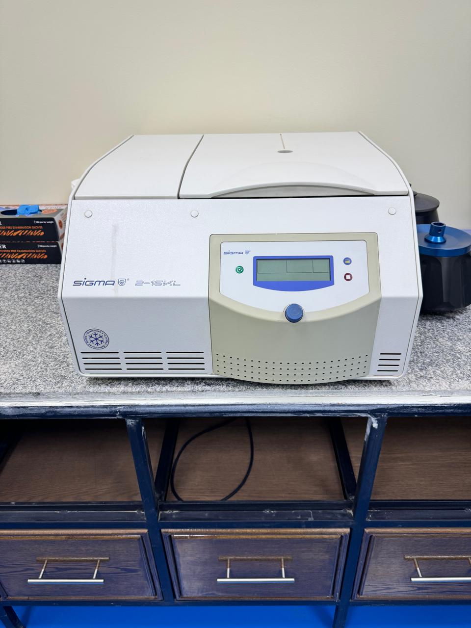 Cooling centrifuge